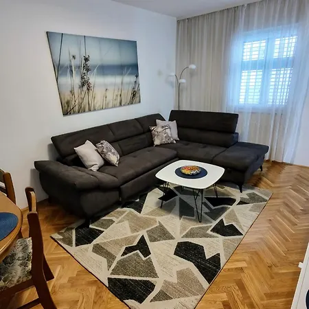 Omiska Stina * Omiš