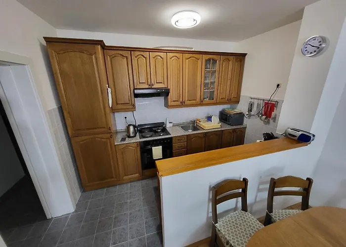 Apartman Omiska Stina