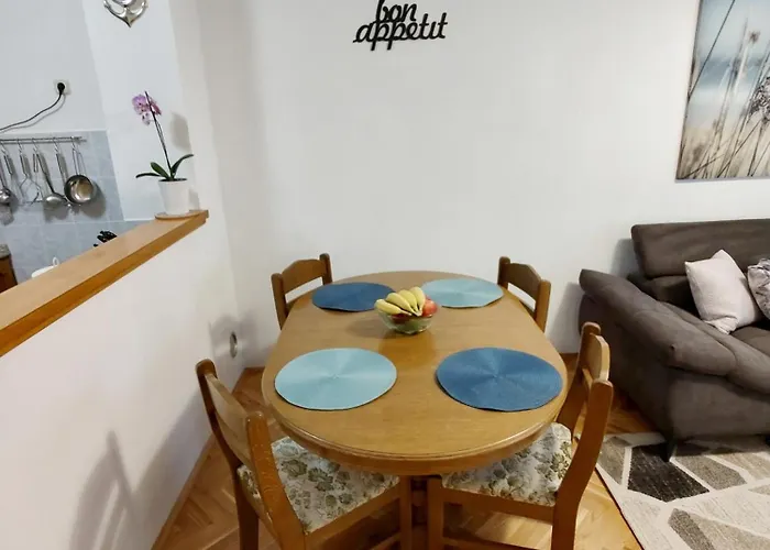 Omiska Stina Apartman